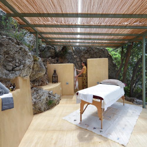 Massage area